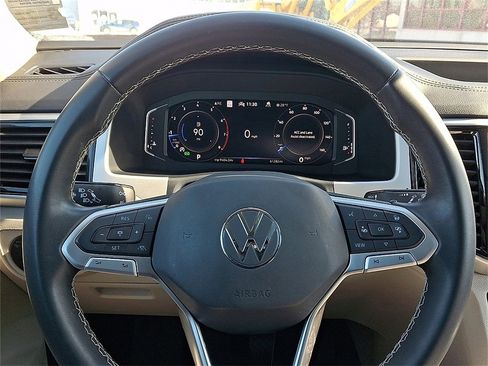 Certified 2022 Volkswagen Atlas SEL image 18