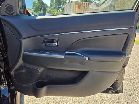Used 2025 Mitsubishi Outlander Sport AWD image 27