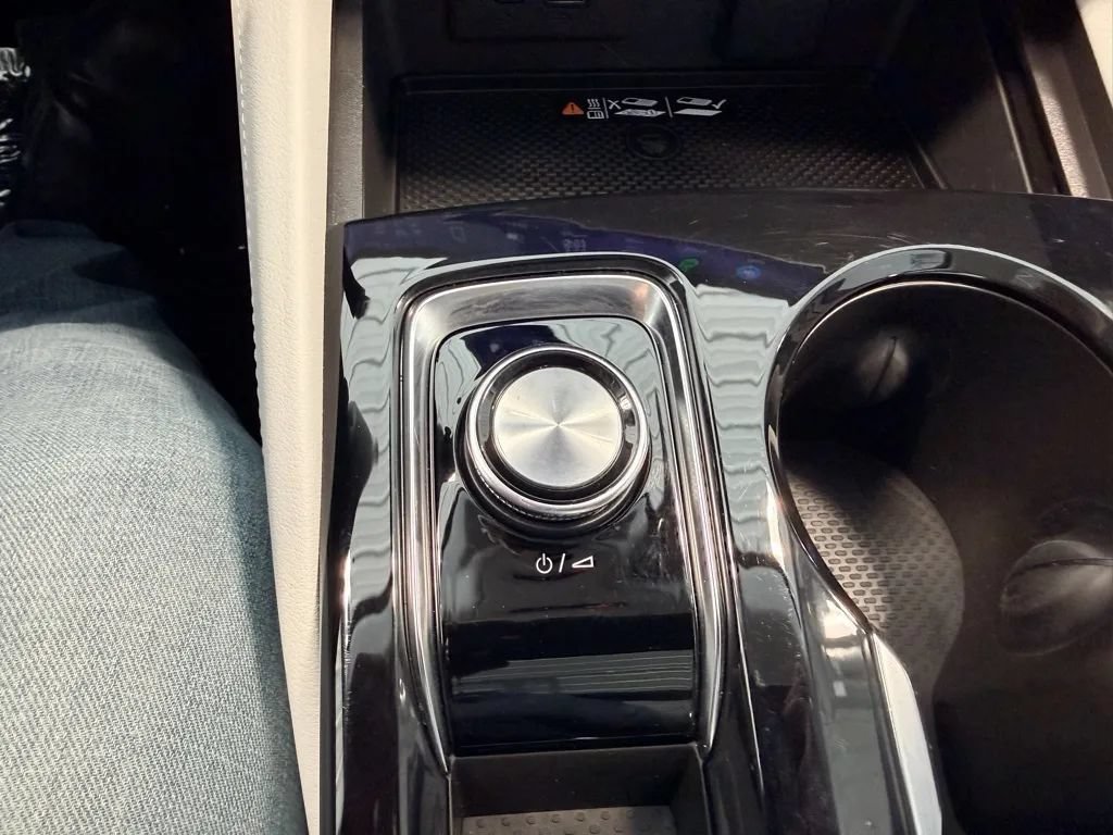 Used 2025 Buick Envision Avenir AWD/4WD image 58