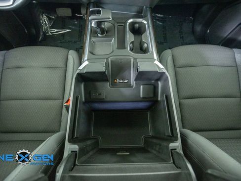 Used 2024 GMC Sierra 1500 Elevation w/ X31 Off-Road Package AWD/4WD image 31