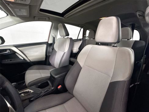 Used 2015 Toyota RAV4 XLE image 3