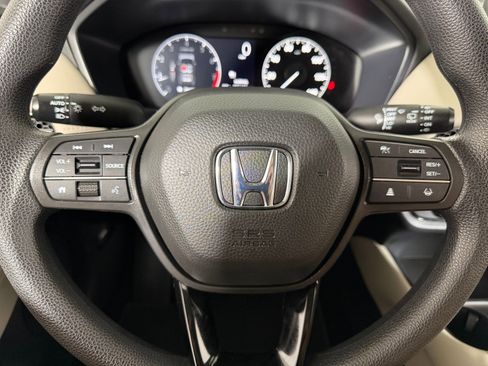 Certified 2025 Honda HR-V LX image 13