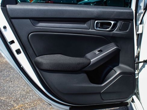 Used 2025 Honda Civic Sport image 11