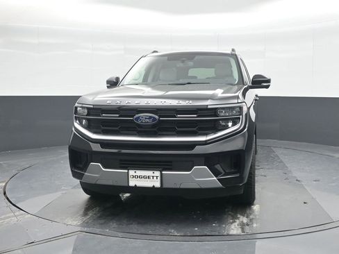 New 2025 Ford Expedition Platinum w/ Driver's Package image 5