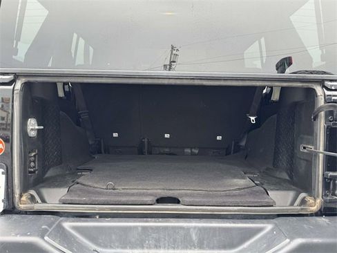 Used 2018 Jeep Wrangler Unlimited Sport S image 16