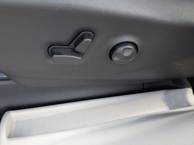 Used 2023 Chrysler Pacifica Limited FWD image 20