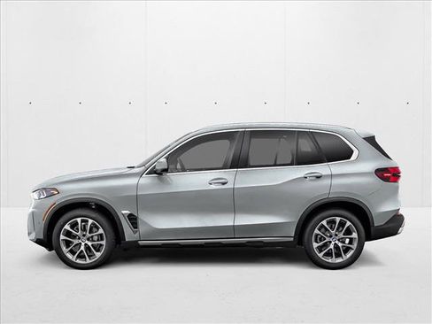 New 2026 BMW X5 xDrive40i w/ Premium Package AWD/4WD image 3