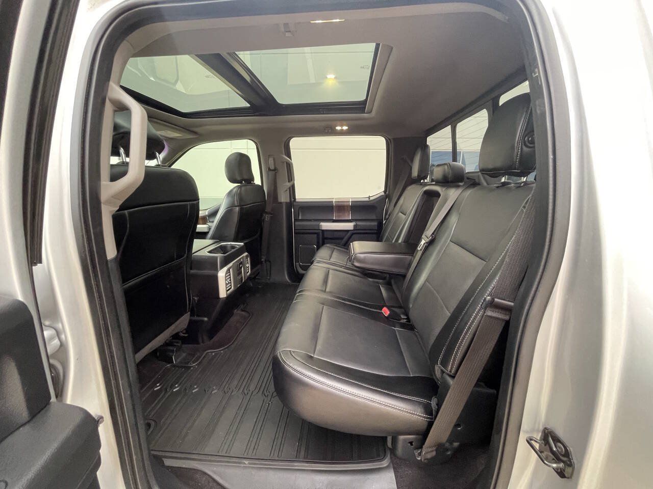 Used 2015 Ford F150 Lariat w/ Equipment Group 502A Luxury RWD image 27