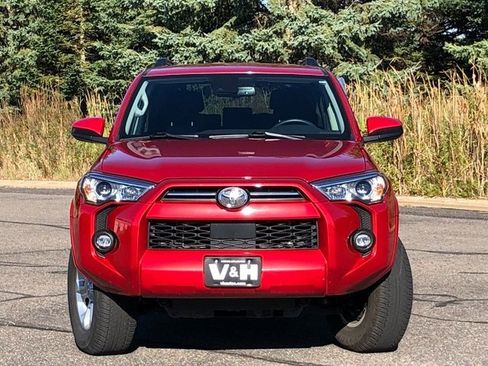 Used 2024 Toyota 4Runner SR5 image 32