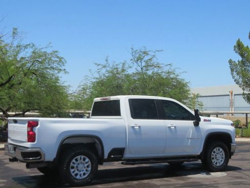 Used 2020 Chevrolet Silverado 2500 LT w/ Z71 Off-Road Package AWD/4WD image 6