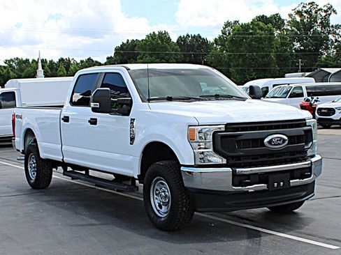 Used 2022 Ford F250 XL w/ Power Equipment Group AWD/4WD image 2