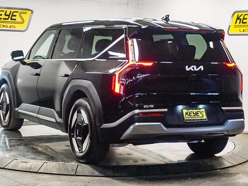 Used 2026 Kia EV9 Light image 2
