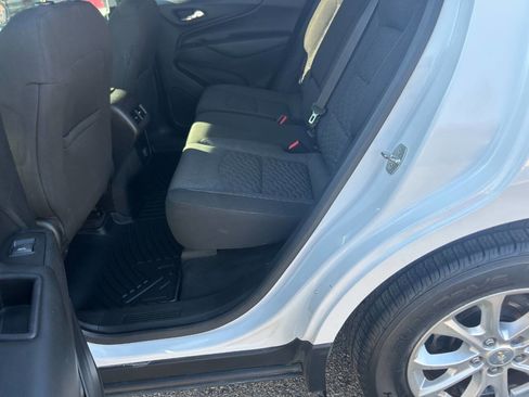 Used 2018 Chevrolet Equinox LT image 14