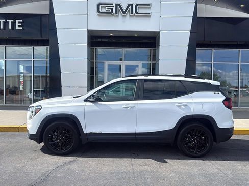 Used 2024 GMC Terrain SLE w/ Driver Convenience Package AWD/4WD image 1