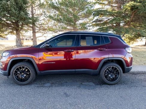 Used 2022 Jeep Compass Limited image 8
