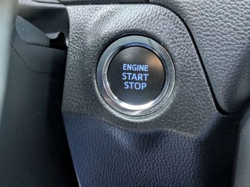 Used 2021 Toyota RAV4 XLE Premium image 19