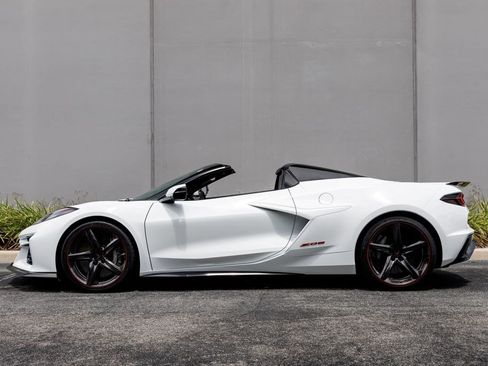 Used 2024 Chevrolet Corvette Z06 w/ Stealth Interior Trim Package RWD image 2