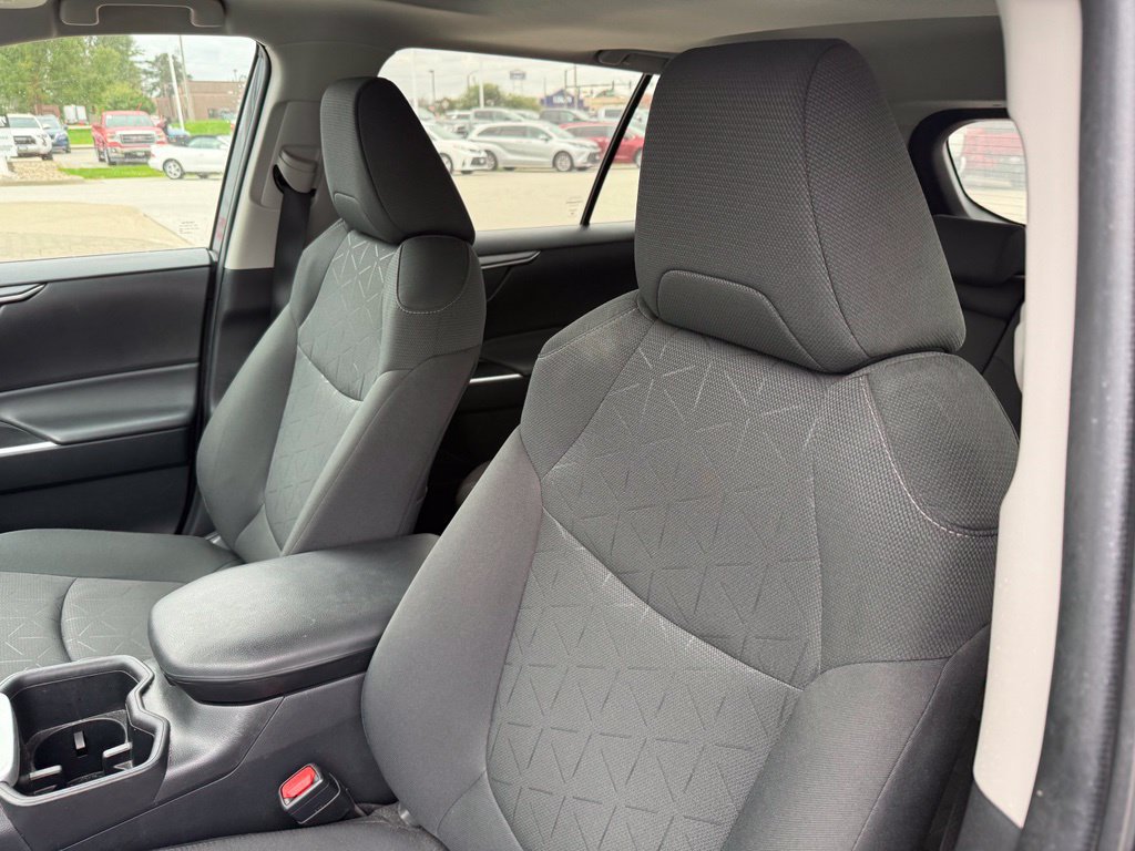 Used 2024 Toyota RAV4 XLE w/ Convenience Package AWD/4WD image 6