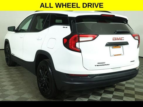 Used 2023 GMC Terrain SLE w/ Driver Convenience Package AWD/4WD image 10