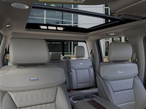 New 2026 Ford F450 Platinum w/ Platinum Plus Package image 44