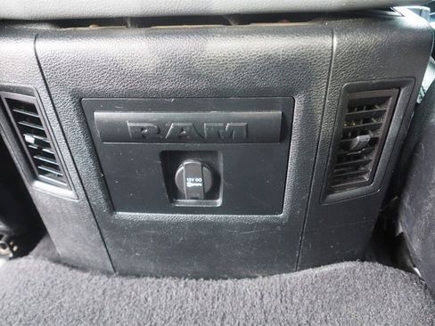 Used 2016 RAM 1500 Classic SLT w/ Luxury Group image 20