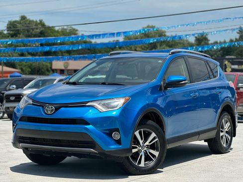 Used 2018 Toyota RAV4 XLE w/ Plus Extra Value Package FWD image 3