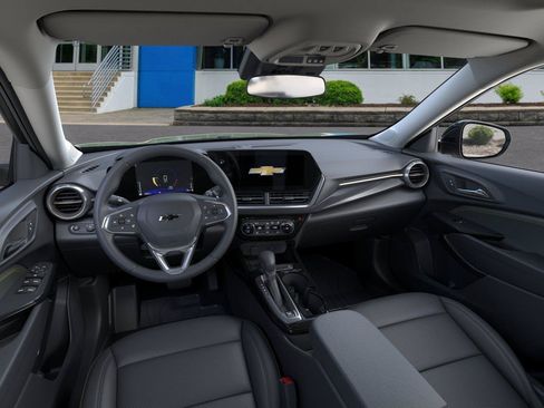 New 2026 Chevrolet Trax ACTIV w/ Sunroof Package FWD image 15