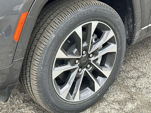 New 2025 Jeep Grand Cherokee L Overland w/ Advanced Protech Group III image 7