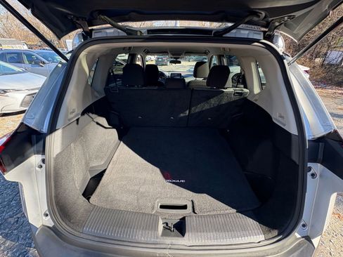 Used 2023 Nissan Rogue SV image 27