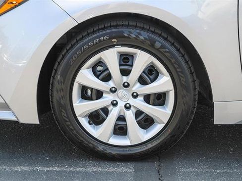 Used 2024 Toyota Corolla LE image 9