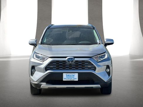 Used 2021 Toyota RAV4 Limited image 9