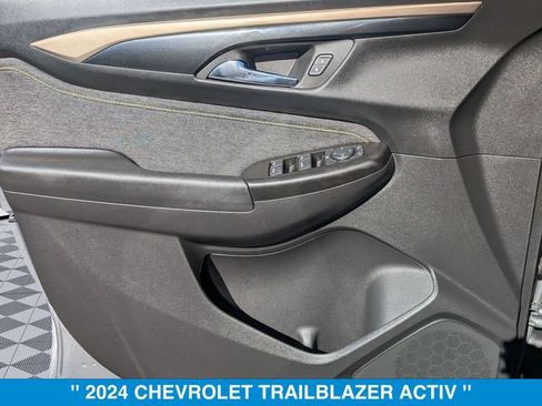 Used 2024 Chevrolet TrailBlazer ACTIV w/ Driver Confidence Package AWD/4WD image 12