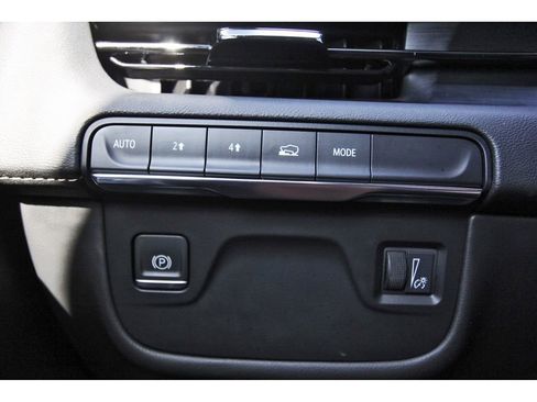 Certified 2023 Cadillac Escalade ESV Premium Luxury image 20