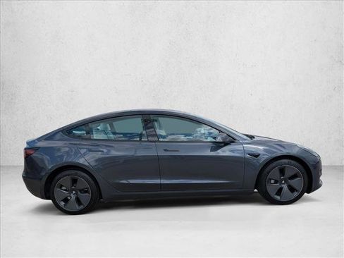 Used 2023 Tesla Model 3 Standard Range image 4