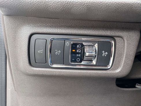 Used 2022 Lincoln Corsair AWD w/ Premium Package image 23