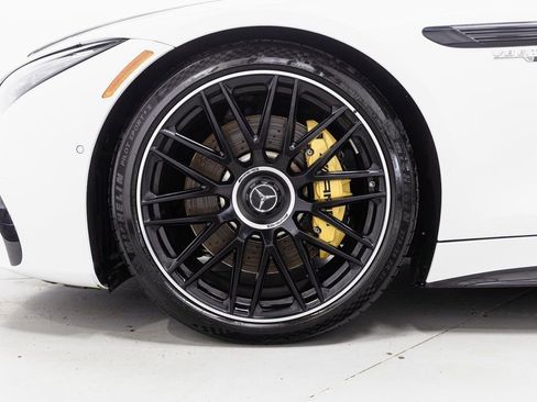 Used 2022 Mercedes-Benz SL 55 AMG 4MATIC w/ Driver Assistance Package image 39