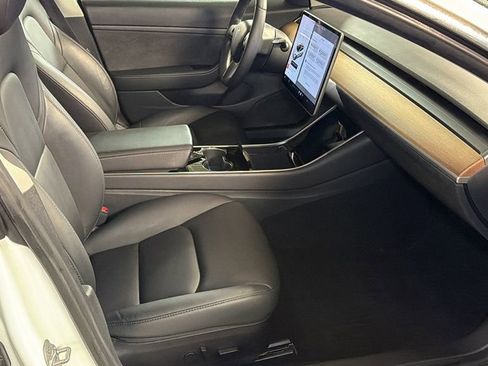 Used 2022 Tesla Model Y Performance image 7