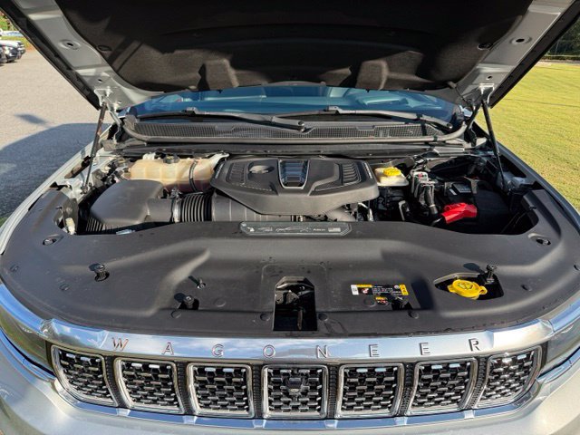 Used 2023 Jeep Grand Wagoneer Series III AWD/4WD image 32