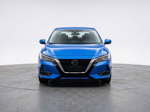 Used 2025 Nissan Sentra SV image 2