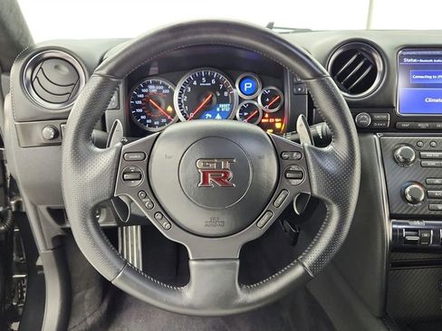 Used 2014 Nissan GT-R Premium image 29