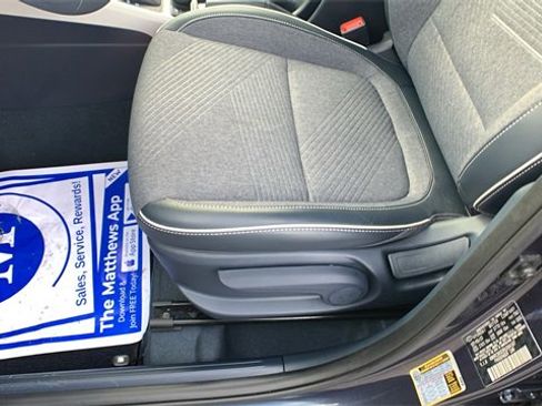 Used 2024 Hyundai Venue Limited image 12