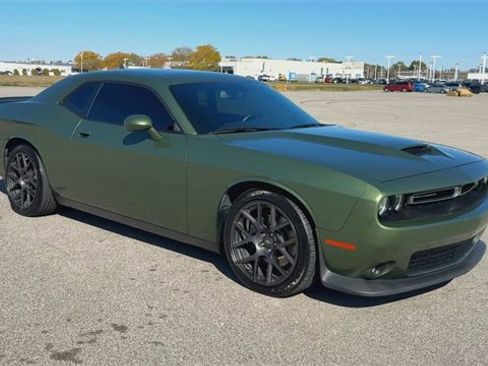 Used 2019 Dodge Challenger R/T w/ Driver Convenience Group image 2