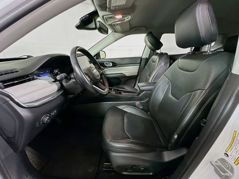 Used 2022 Jeep Compass Limited image 13