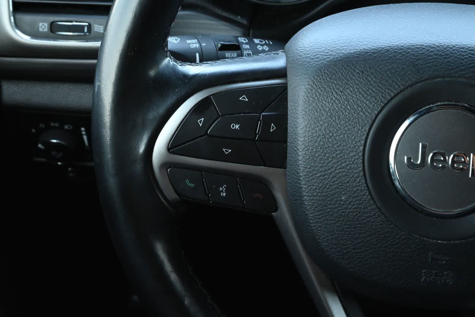 Used 2021 Jeep Grand Cherokee Laredo RWD image 10