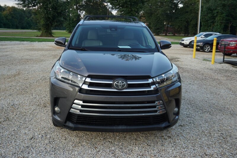 Used 2018 Toyota Highlander Limited FWD image 4