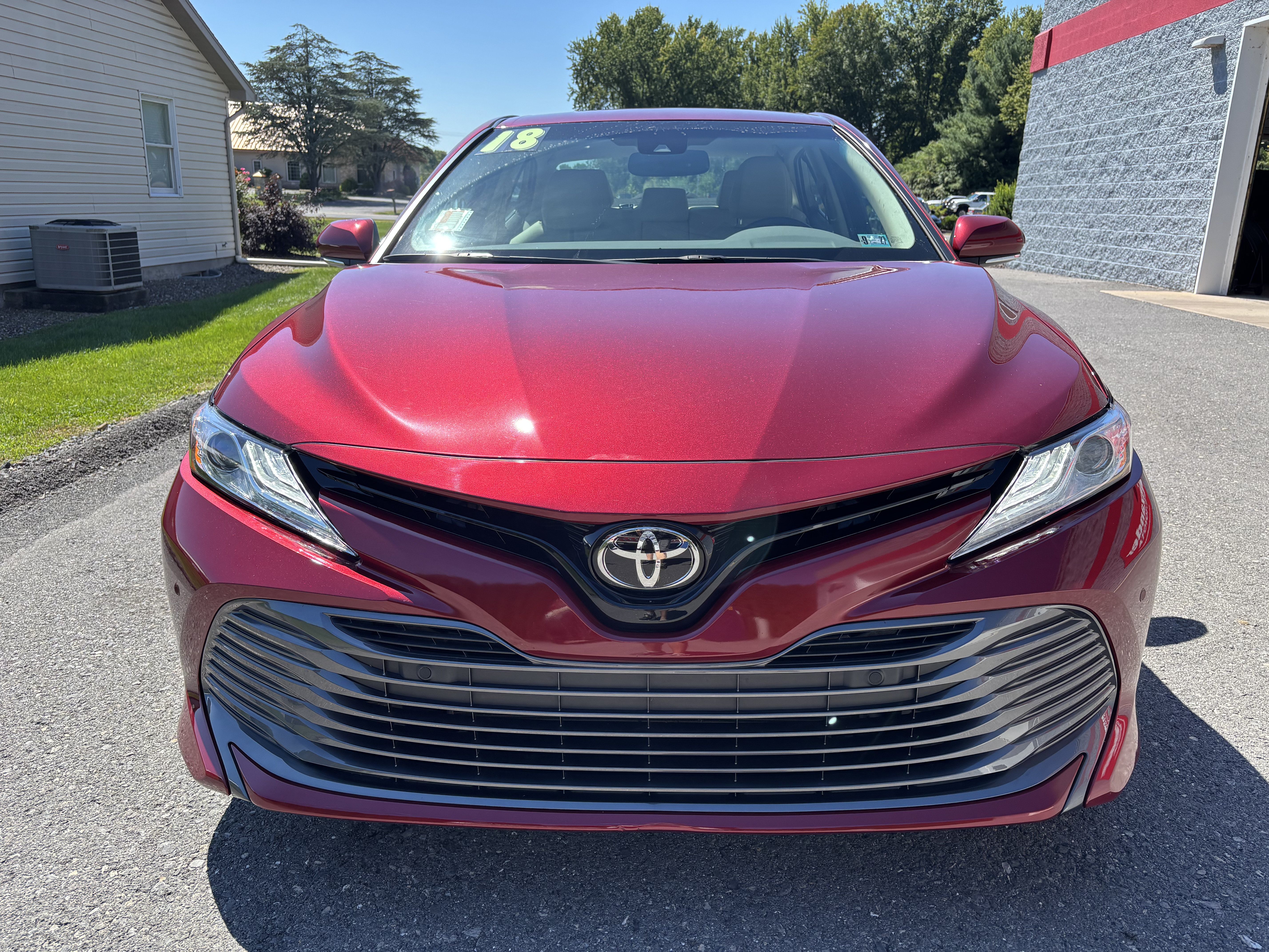 Used 2018 Toyota Camry XLE FWD image 9