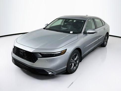 Used 2025 Honda Accord EX-L image 3