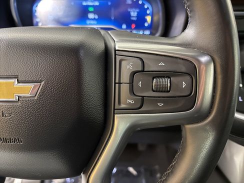 Used 2023 Chevrolet Suburban Premier image 22