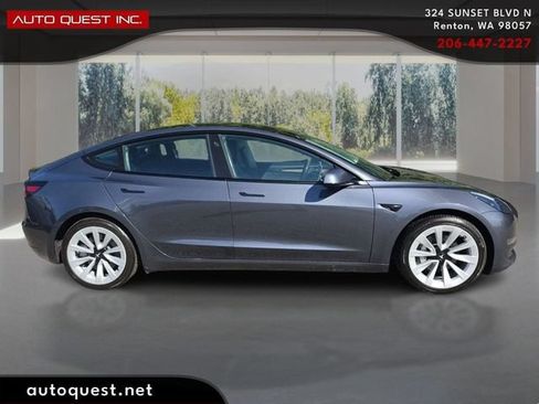 Used 2023 Tesla Model 3 Standard Range RWD image 4