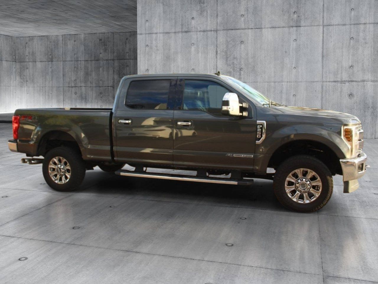 Used 2019 Ford F250 Lariat w/ Chrome Package AWD/4WD image 9